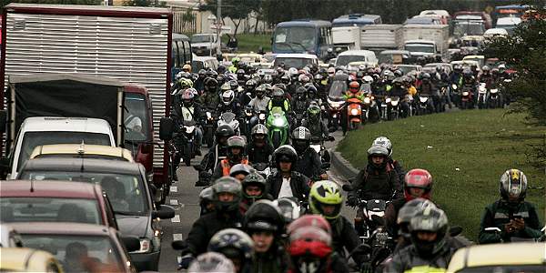 2019-04-11-por-colombia-se-mueven-82-millones-de-motocicletas-3-03