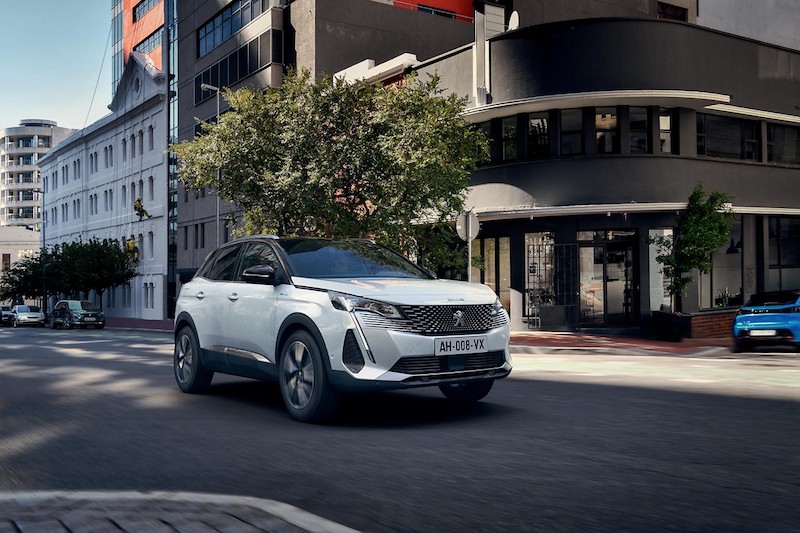 Peugeot 3008, el híbrido más vendido del año en España