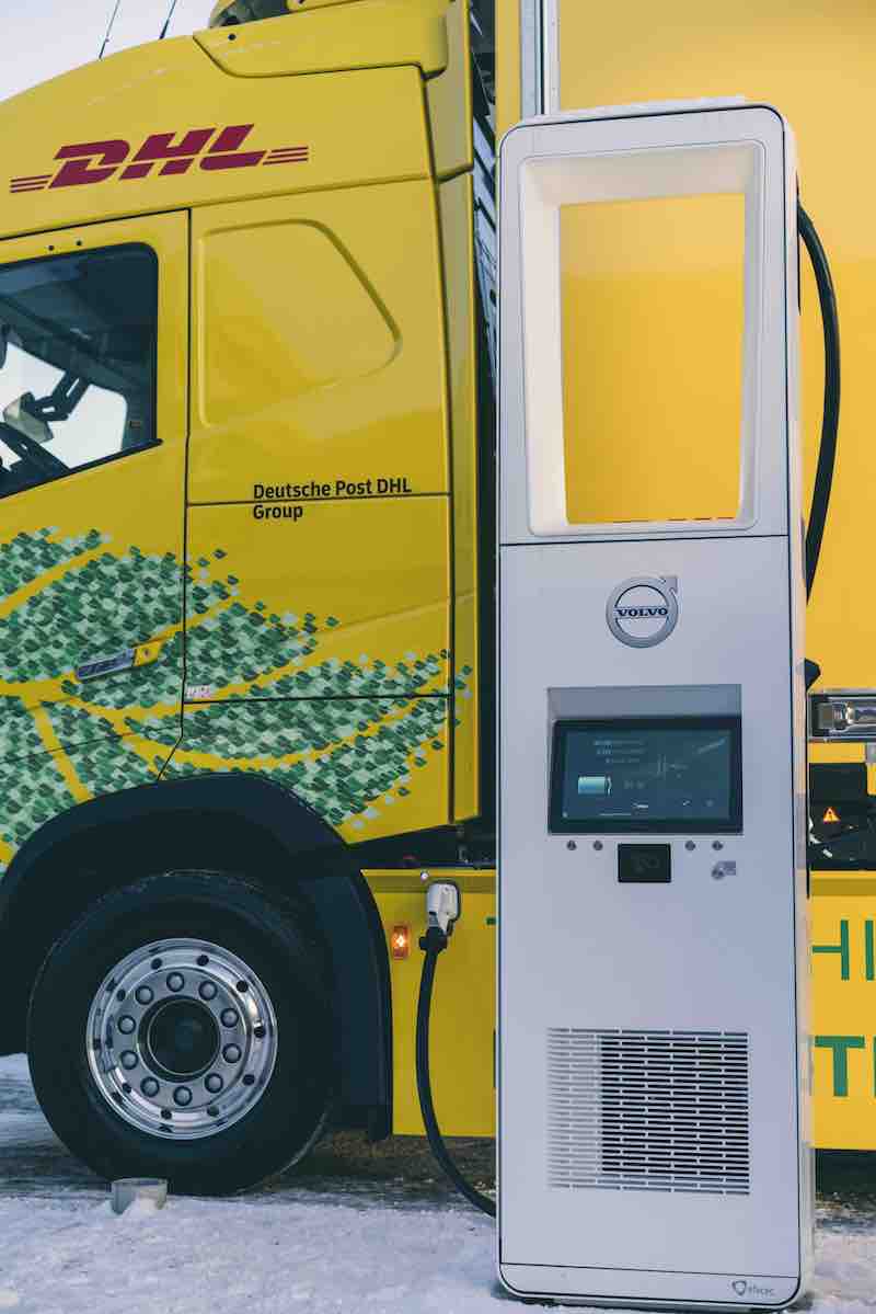 Alianza de Volvo Trucks y DHL: comienzan las pruebas con camiones pesados eléctricos en Europa