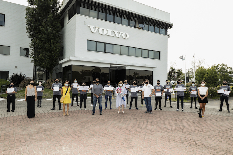 Egresó la quinta promoción del Programa de capacitación laboral y personal de Volvo Argentina y Fundación Pescar