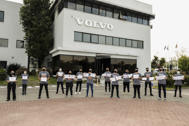 Egresó la quinta promoción del Programa de capacitación laboral y personal de Volvo Argentina y Fundación Pescar