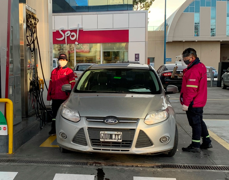 Exigen que se vacune a los empleados de las Estaciones de Servicio