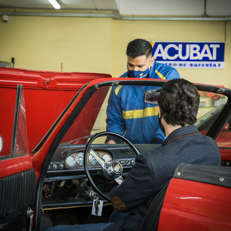 Capacitacion Acubat: El funcionamiento de la batería de un auto