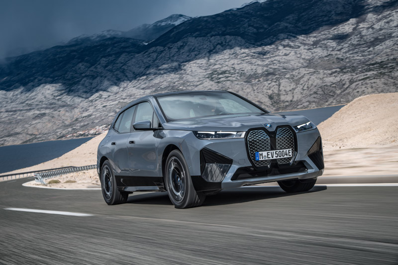 Concebido para la movilidad puramente eléctrica a fin de año sale a las rutas el BMW iX