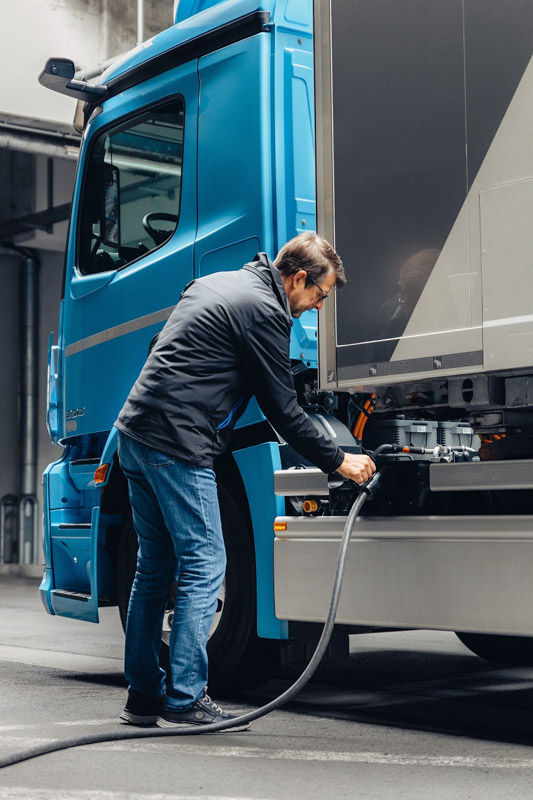 Lanzamiento mundial del Mercedes-Benz eActros