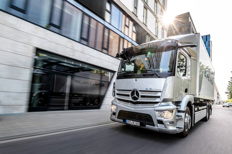 Lanzamiento mundial del Mercedes-Benz eActros