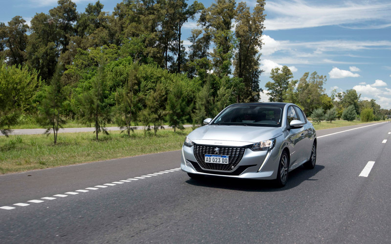 Asistencia al mantenimiento del carril en el nuevo Peugeot 208