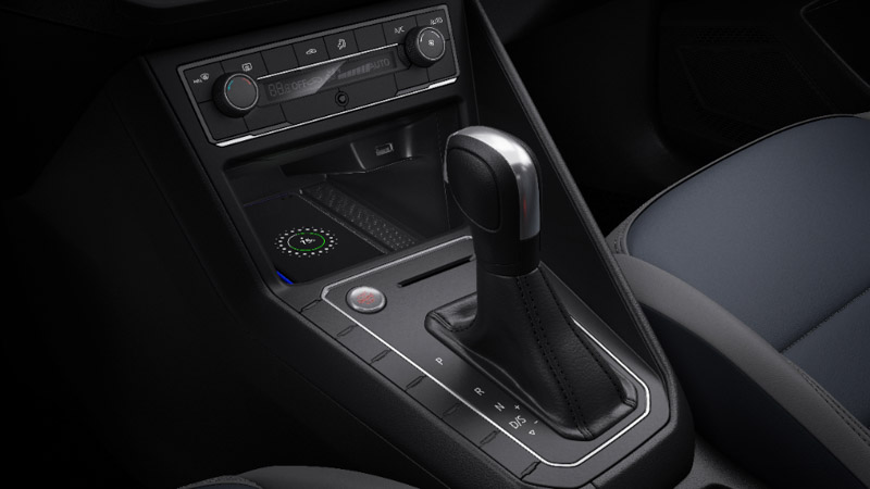 Nivus 2022 suma un panel digital en todas la versiones y cargador inalámbrico