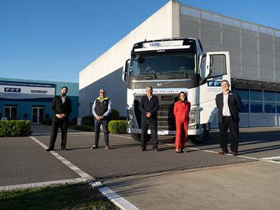 Volvo Trucks entregó un camión al Centro de Capacitación de la Fundación Profesional para el Transporte de FADEEAC