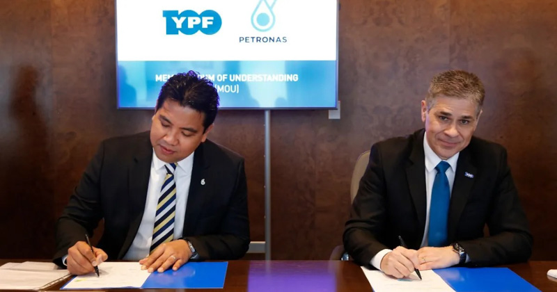 YPF, Acuerdo con Petronas