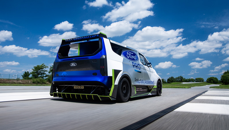Supervan eléctrica de 2.000 CV de Ford