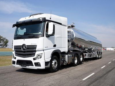 Test Drive del nuevo Actros 2545 LS/33