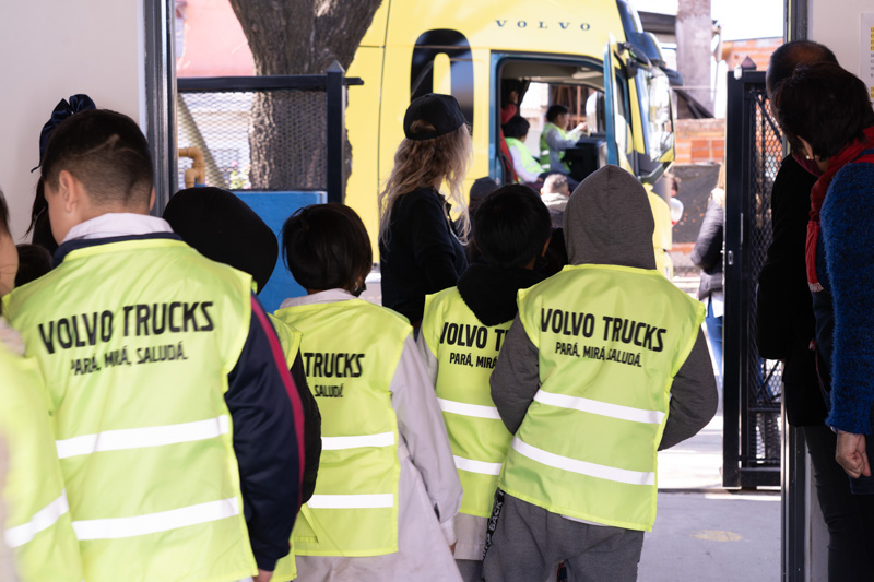 Campaña Volvo Trucks & Buses para los niños