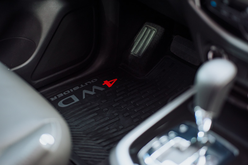 La Renault Alaskan Outsider