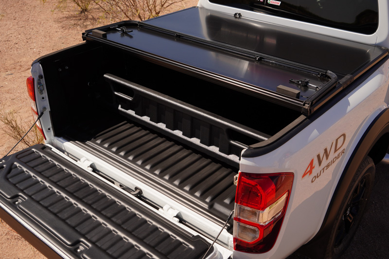 La Renault Alaskan Outsider