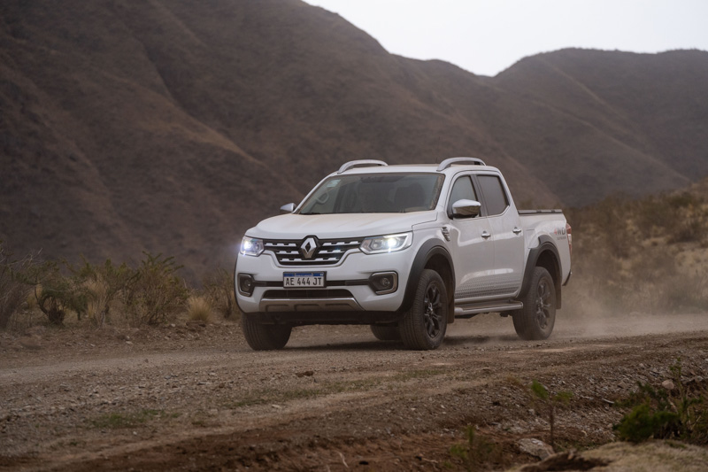 La Renault Alaskan Outsider