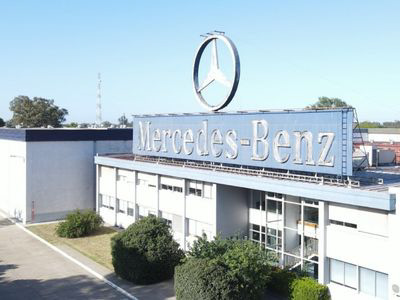 Mercedes-Benz fortalece su presencia en la industria