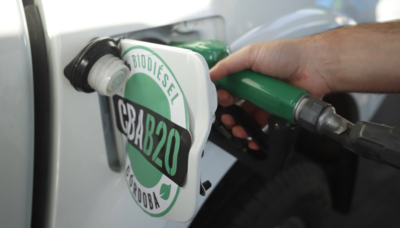 Se inauguró la primera expendedora del país, de B20 y E17