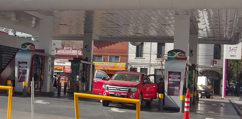 Los clientes de la Playa, a la Tienda