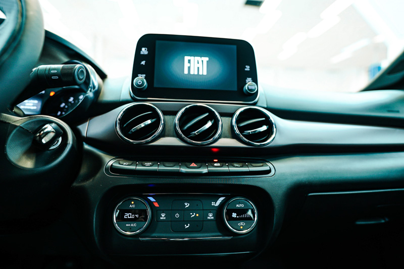 Fiat Cronos actualiza su gama