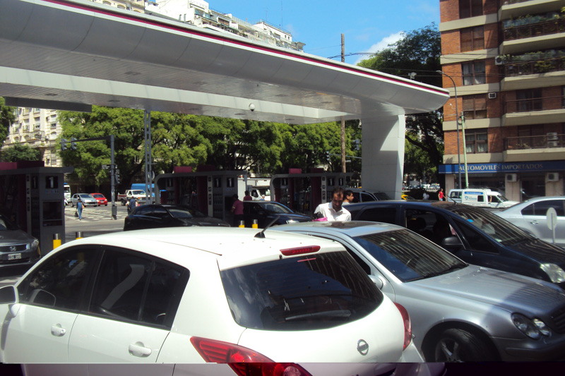 Desmienten que haya desabastecimiento de combustibles