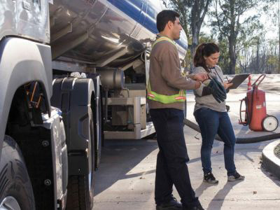 Precios de los combustibles, atrasados un 45%