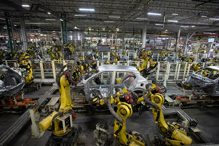 El trabajo de los robots en las fábricas de Nissan