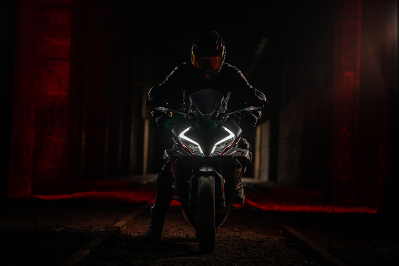 La CFMoto 450 SR S 2024 con ADN de competición