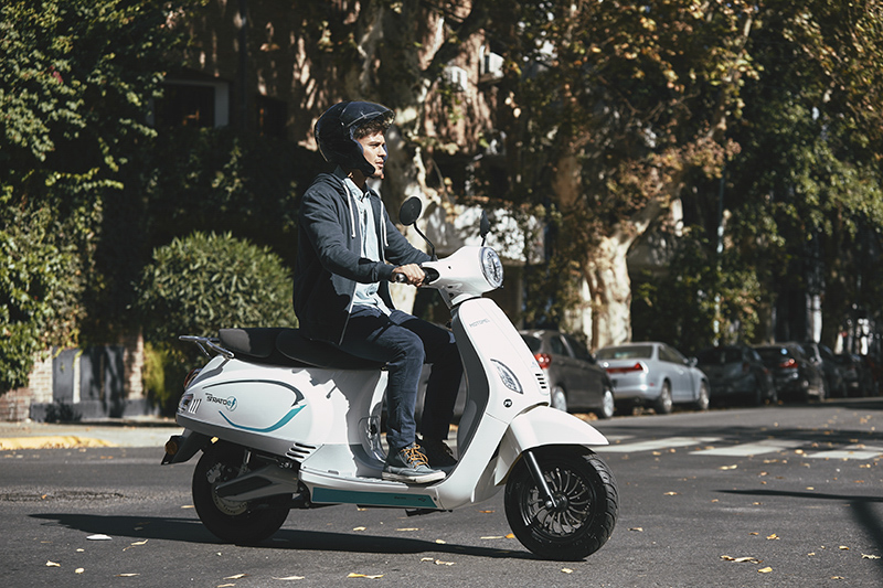 STRATOe, el Scooter eléctrico de Motomel