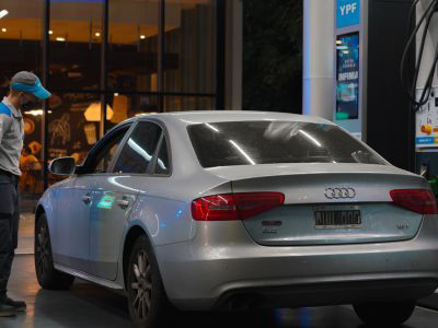 Conductores en Estaciones: ¿Bajar o Quedarse?