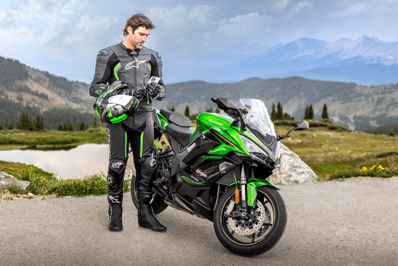 Kawasaki Ninja 1100SX 2025: potencia y nuevas mejoras