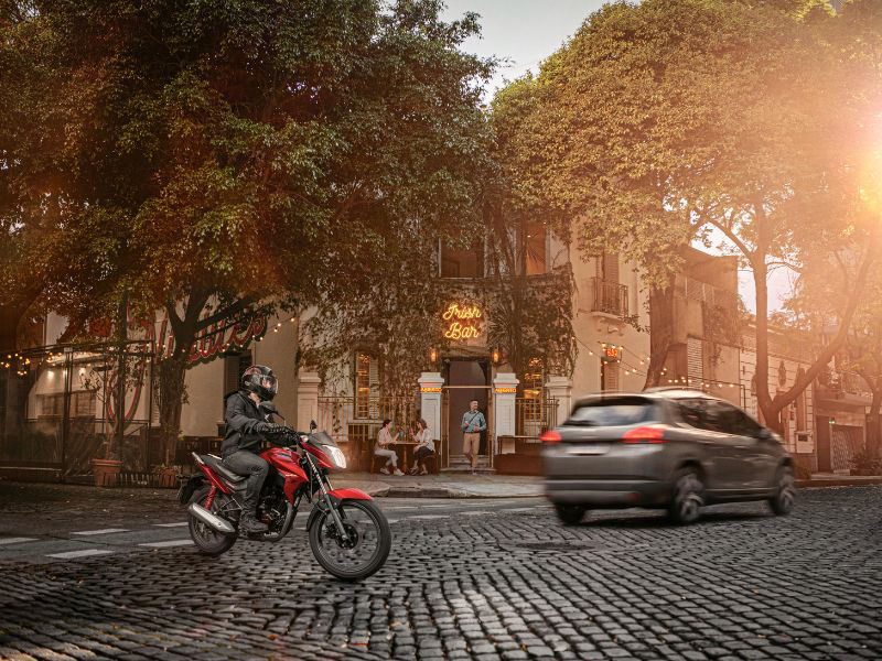 Consejos para viajar seguro en moto esta primavera