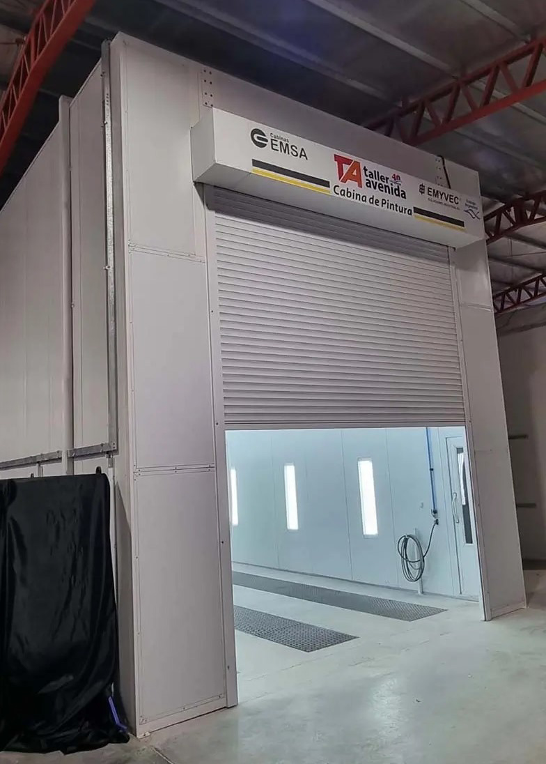 EMYVEC instaló nueva cabina de pintura en Taller Avenida