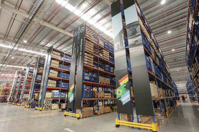 Mercedes-Benz saluda al repuestero automotor