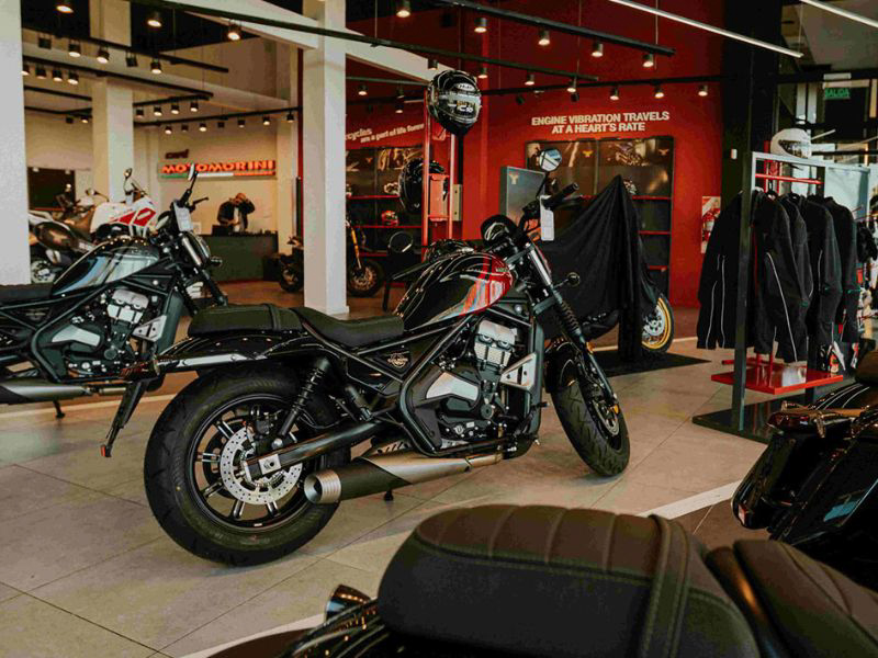 Moto Morini mostró Seiemmezzo, X-Cape y Calibro