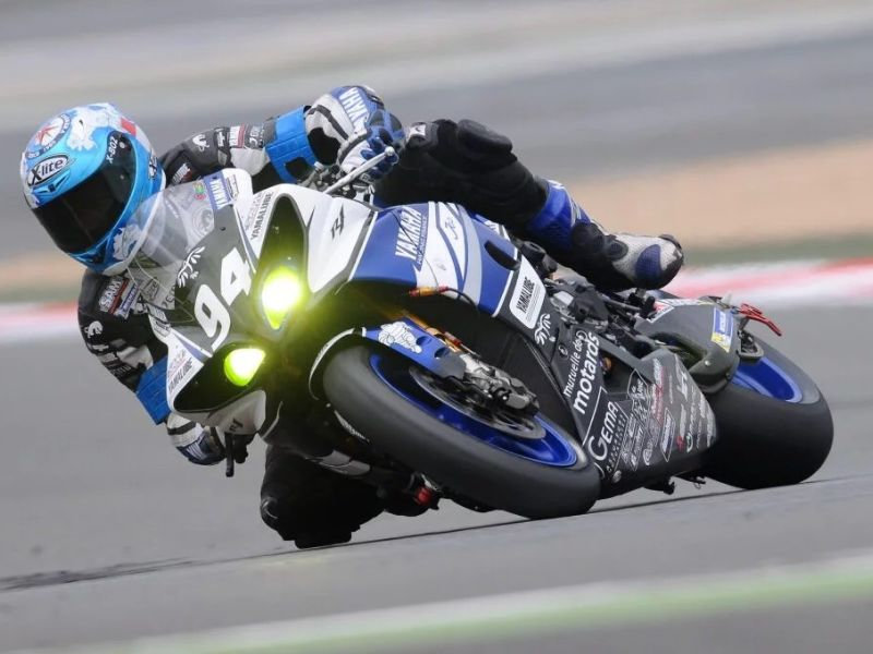 Cómo actúa el efecto giroscópico en la moto