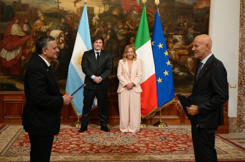 YPF y Eni avanzan en el proyecto Argentina LNG