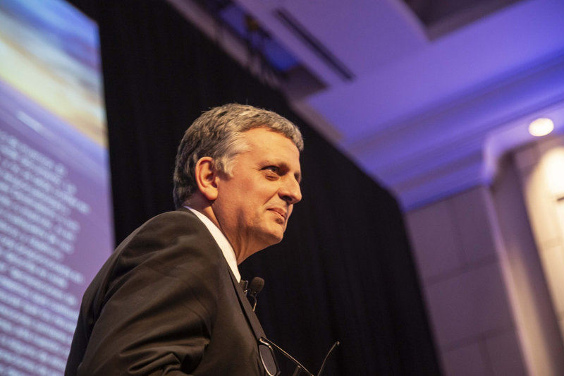 YPF prueba precios variables según la hora