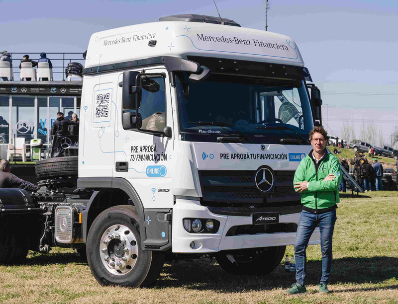 Mercedes-Benz Camiones y Buses en el TC Buenos Aires