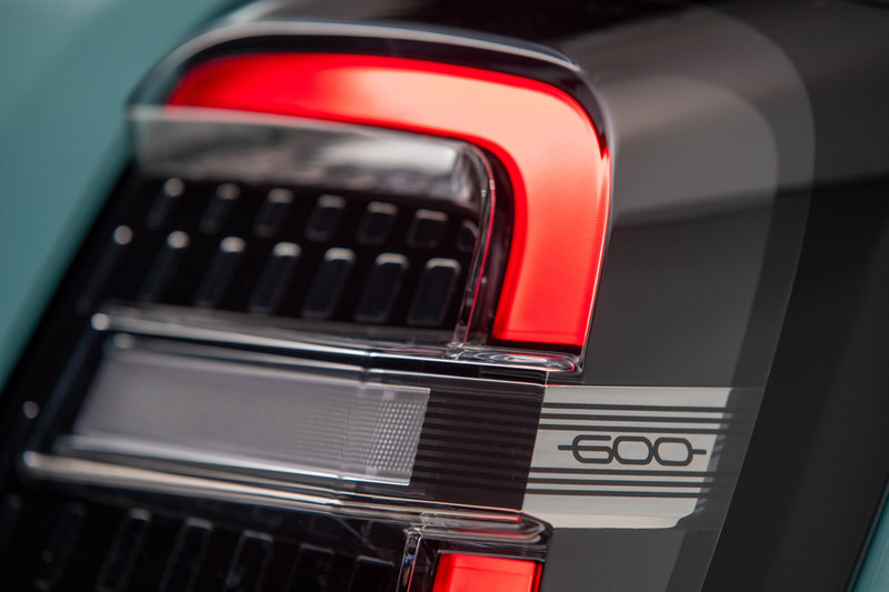 Nuevo Fiat 600 Hybrid combina motor eléctrico y naftero