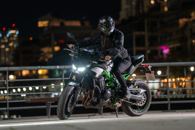Kawasaki y Grupo Corven lanzan la nueva Z900
