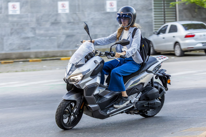 Zanella amplía line up con scooters y motos nuevas