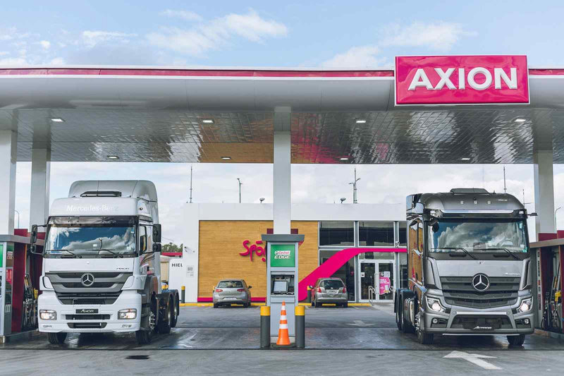 Mercedes-Benz Camiones y Buses y AXION energy revalidan alianza