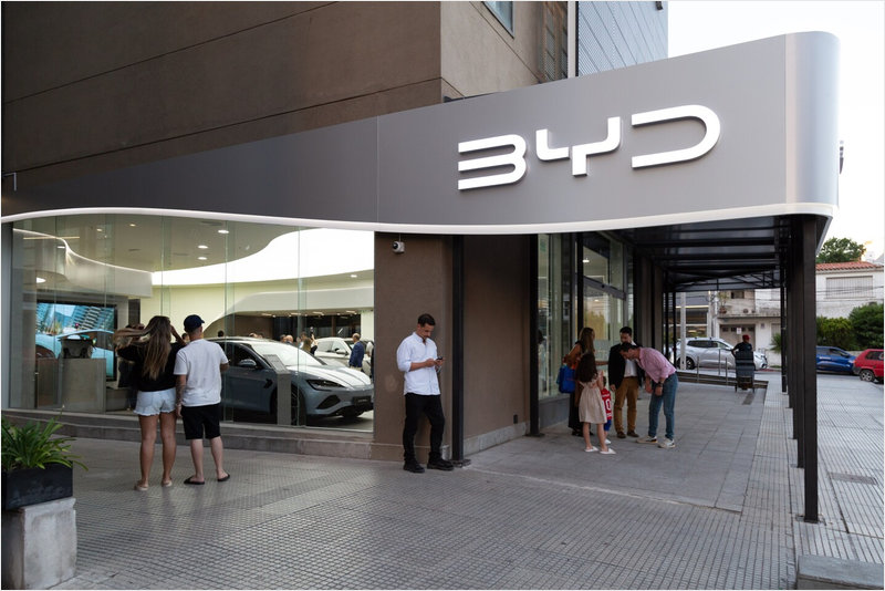 BYD inauguró su primer mall store