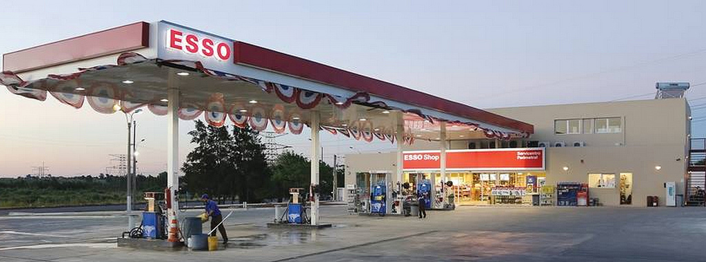 est-50-esso-perimetral-la-estacion-de-ruta-en-montevideo-uruguay-06