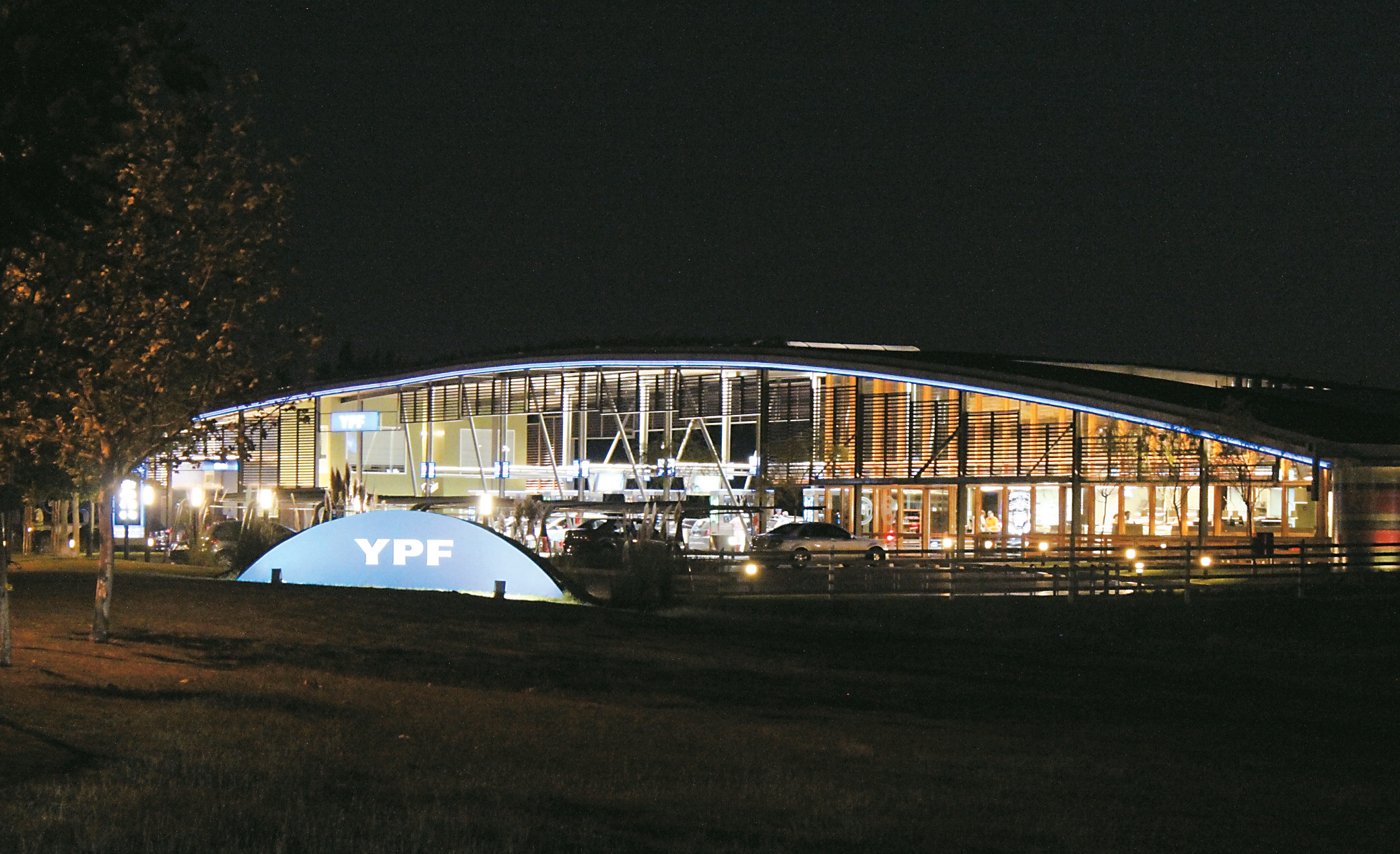 est-43-estacion-de-servicio-ypf-en-nordelta-01