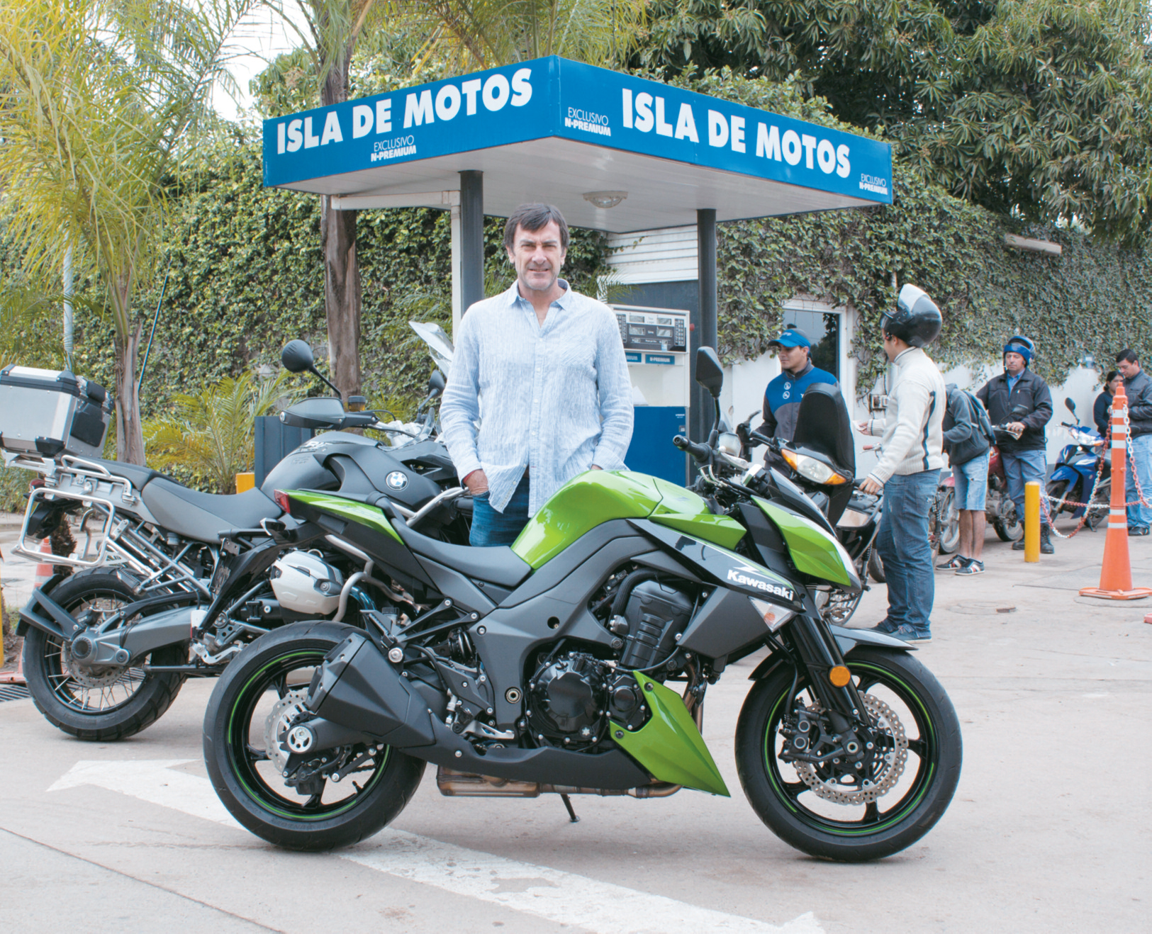 est-43-siempre-es-bueno-volver-a-la-radio-01