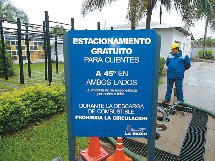 est-43-siempre-es-bueno-volver-a-la-radio-05