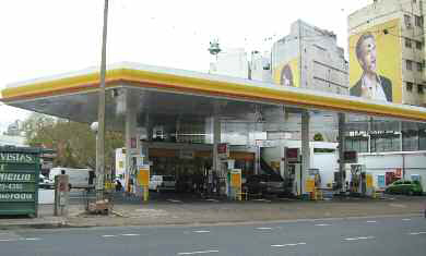 est-45-el-impecable-servicio-de-una-estacion-de-servicio-01