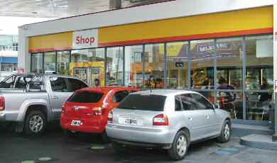 est-45-el-impecable-servicio-de-una-estacion-de-servicio-07